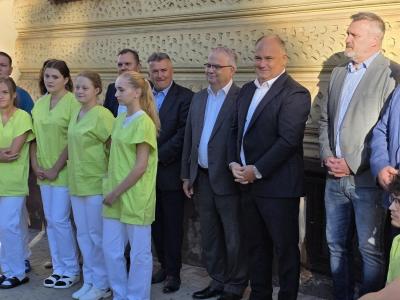 Náchod investuje do vzdělávání budoucích zdravotních sester: vestavba nových učeben a nová moderní lůžka pro výuku